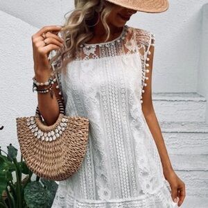 BB DAKOTA Milo Optic White Embroidered Lace Sleeveless Shift Dress Size Small